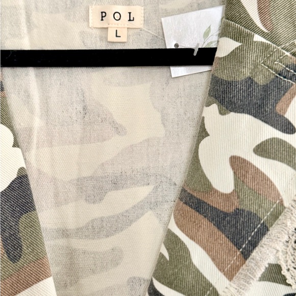 🌸NWT: POL Camouflage and Denim Jacket - Picture 6 of 14